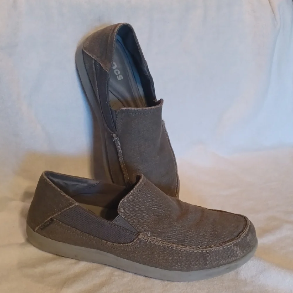 CROCS  Canvas Gray Slip-On Loafers Men's Size 10
